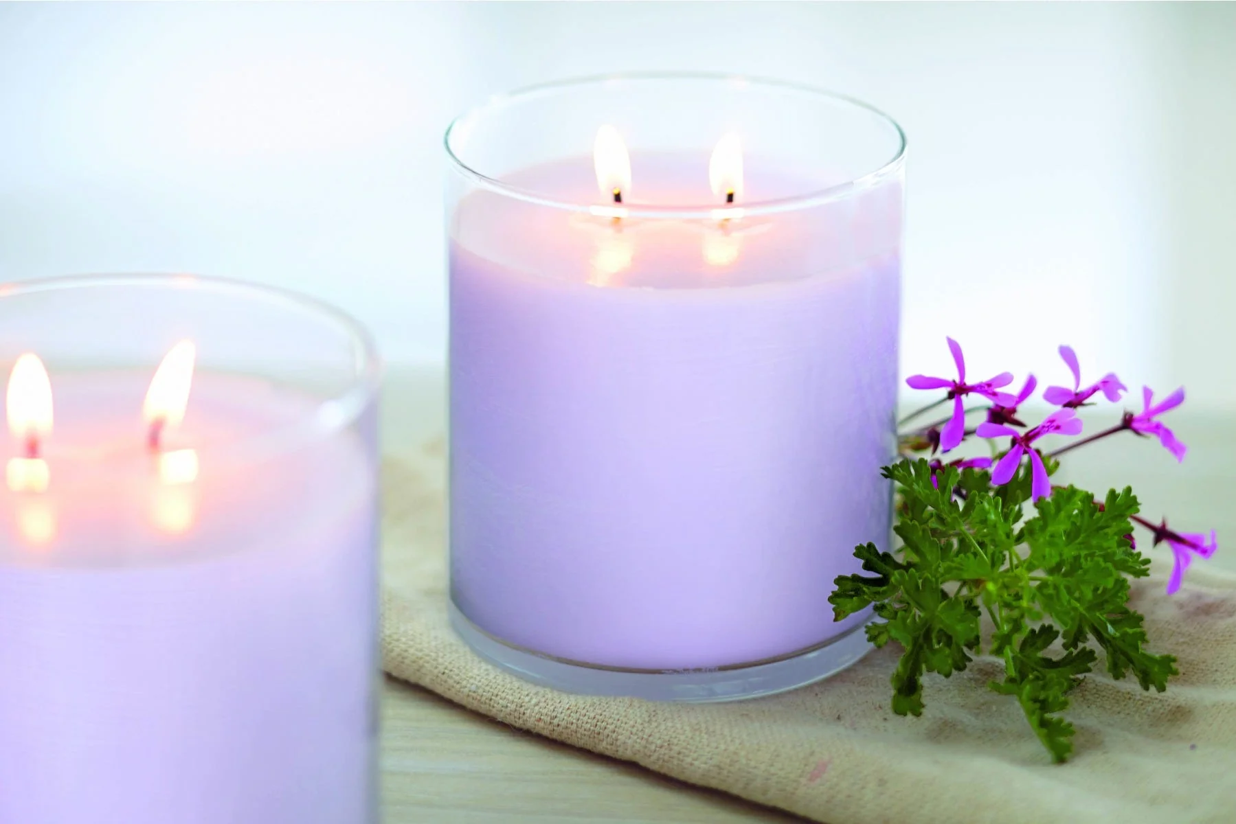 GloLite by PartyLite® Geranium Citronella™ Scented Jar Candle - Image 5