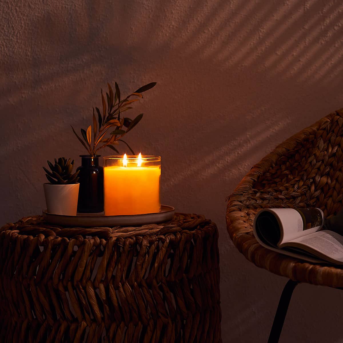 GloLite by PartyLite® Wild Lemongrass Citronella Scented Jar Candle - Image 3
