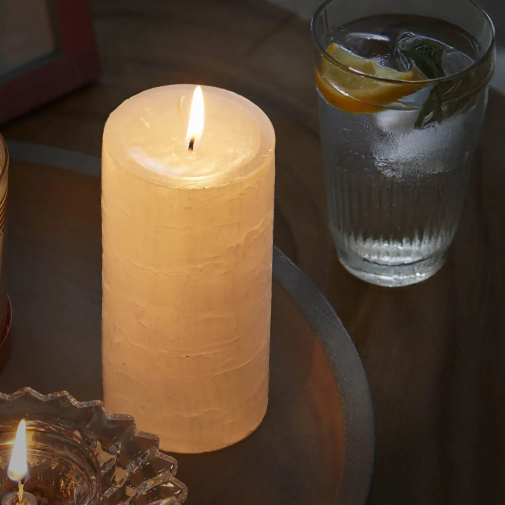 GloLite by PartyLite® Iced Snowberries™ Pillar Candle - Image 4