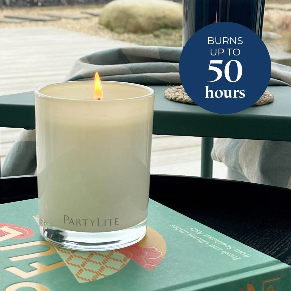 Iced Snowberries™ Escential Jar™ Candle - Image 5