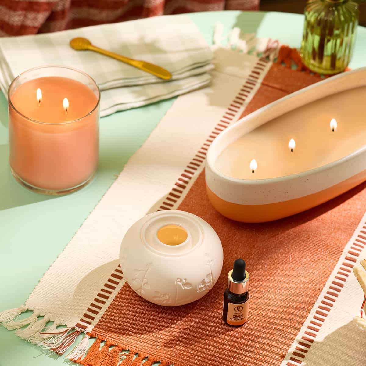 Illuminescents™ Blooming Fields Fragrance Warmer - Image 3