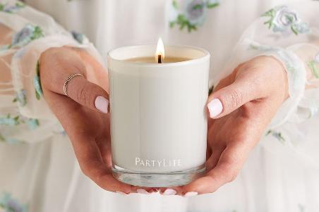 Marshmallow Vanilla Escential Jar™ Candle - Image 3