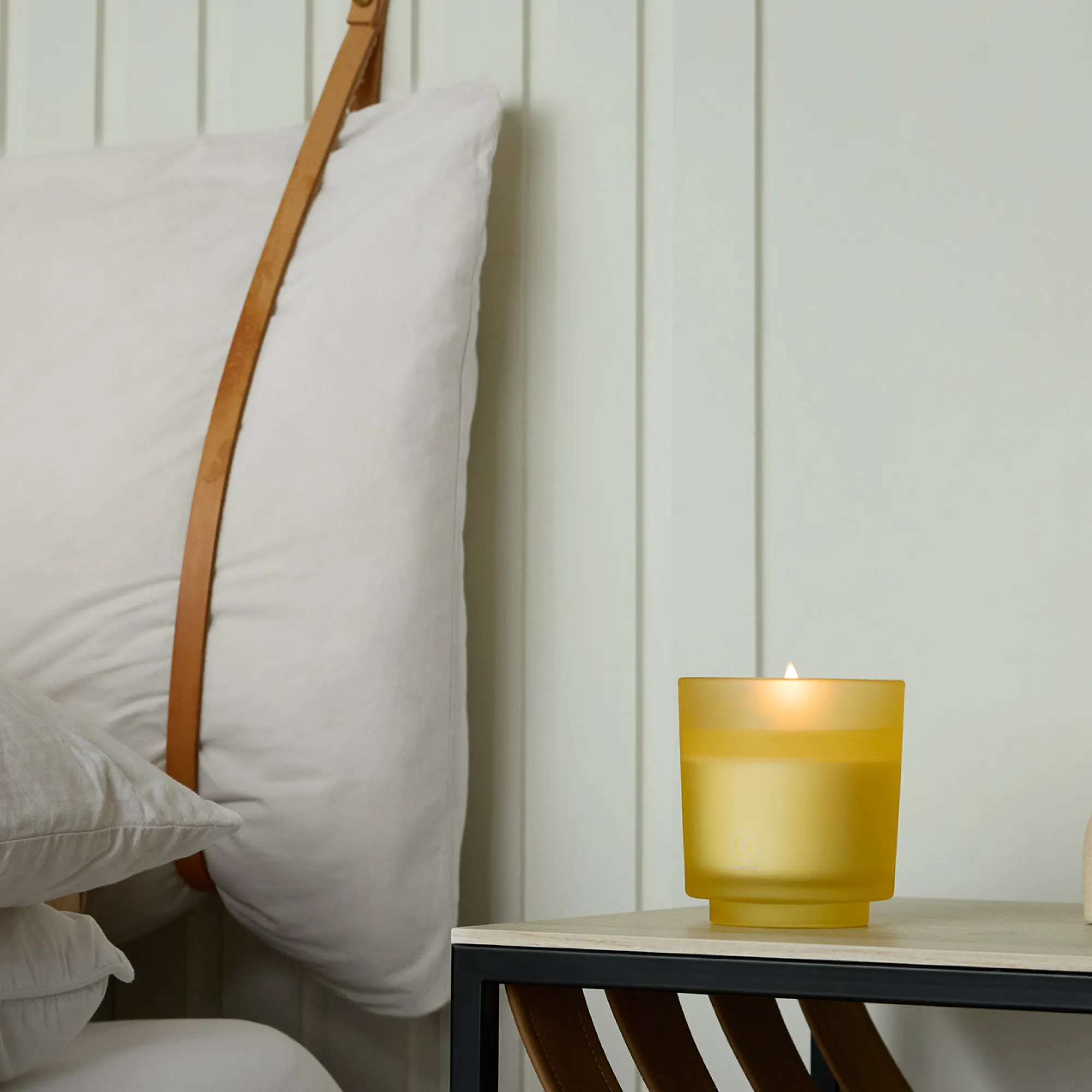 Refillable by PartyLite Coastal Amber & Shea Jar Candle - Image 3