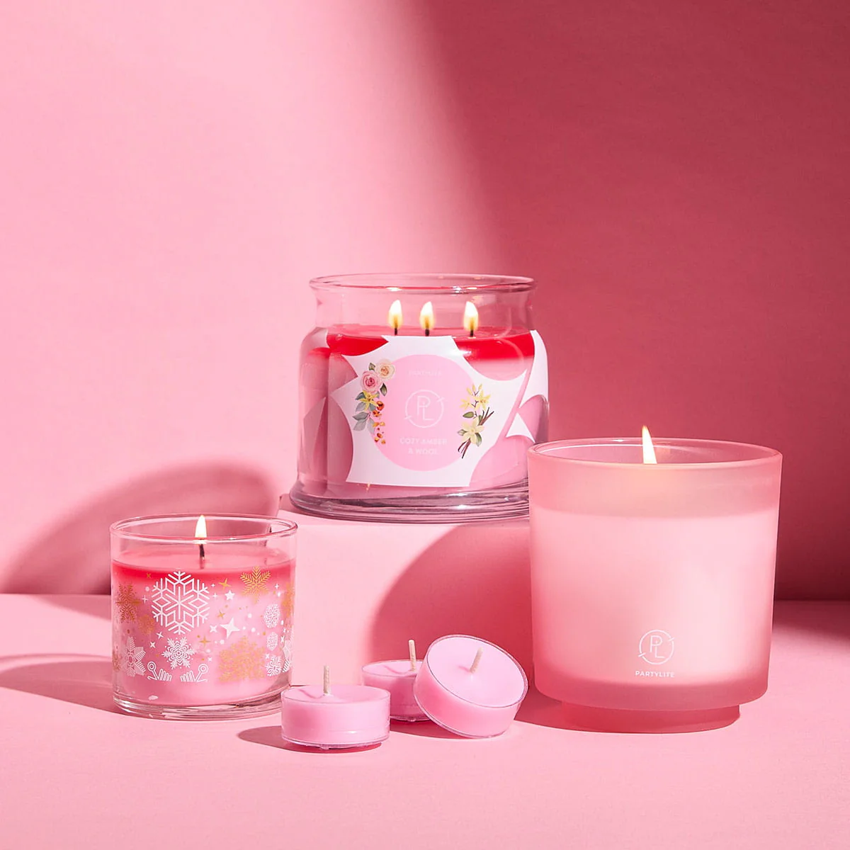 Refillable by PartyLite Cozy Amber & Wool Jar Candle - Image 3