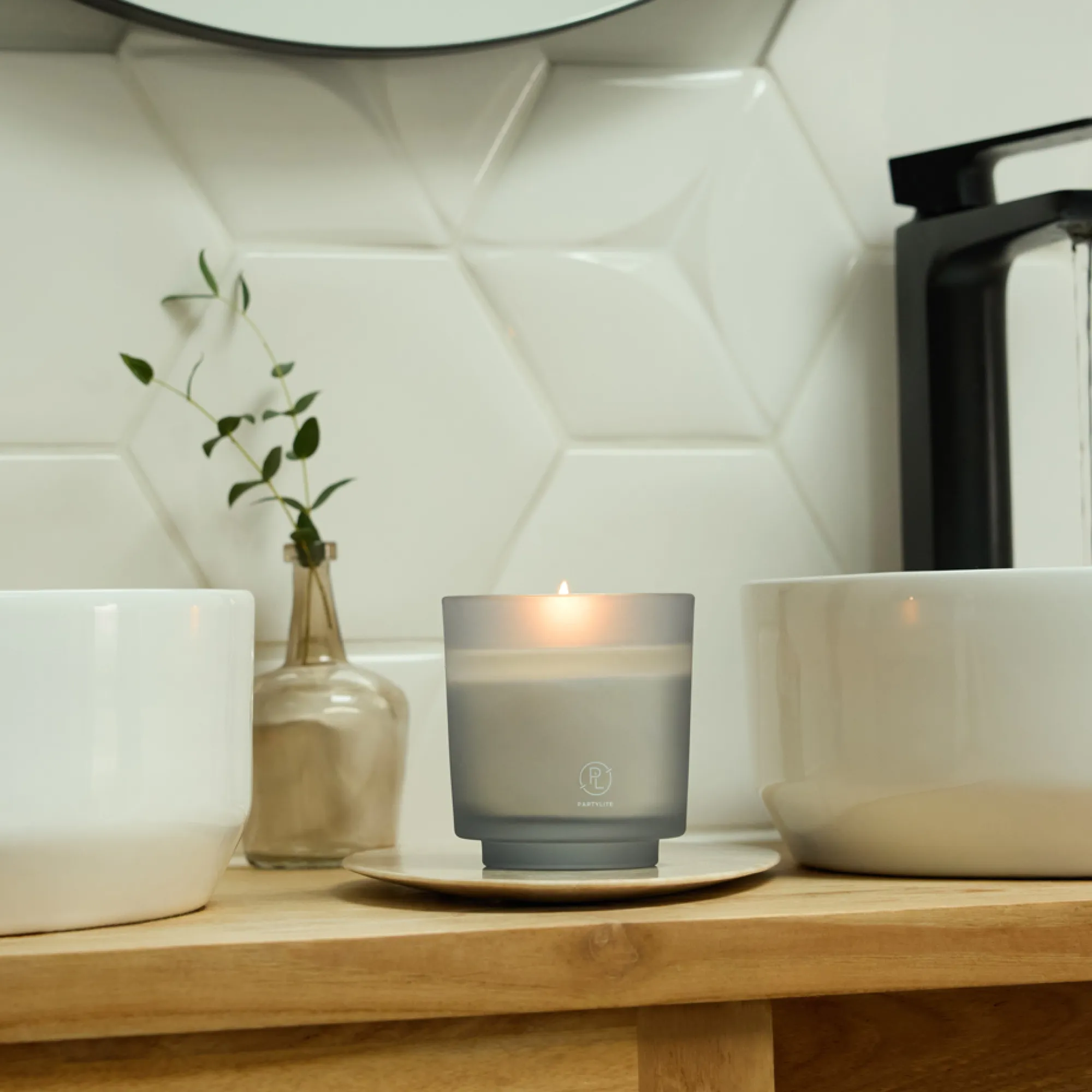 Refillable by PartyLite Ocean Lavender Jar Candle - Image 3